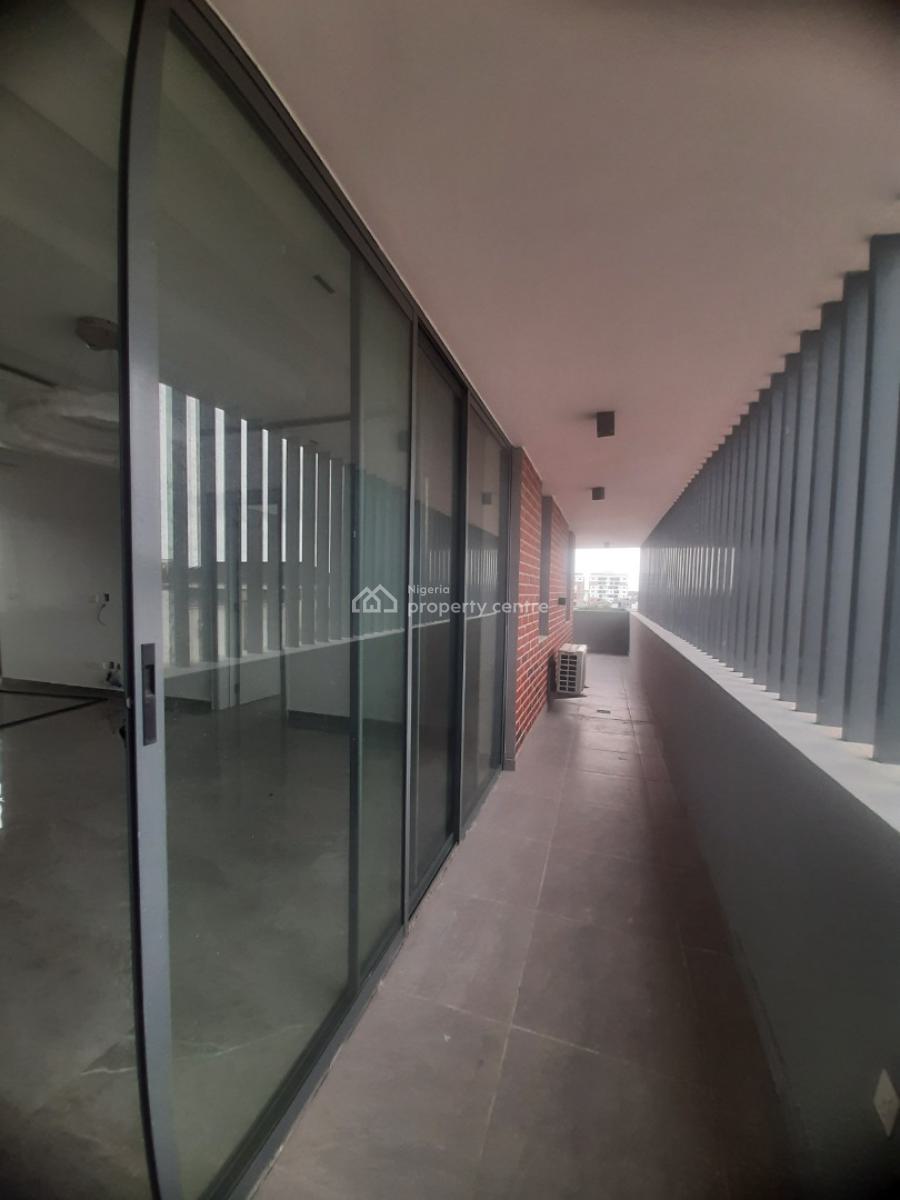 New 2 Bedroom En-suite Penthouse Flat with Fitted Kitchen and Cooker, Lekki Phase 1, Lekki, Lagos, Flat / Apartment for Rent