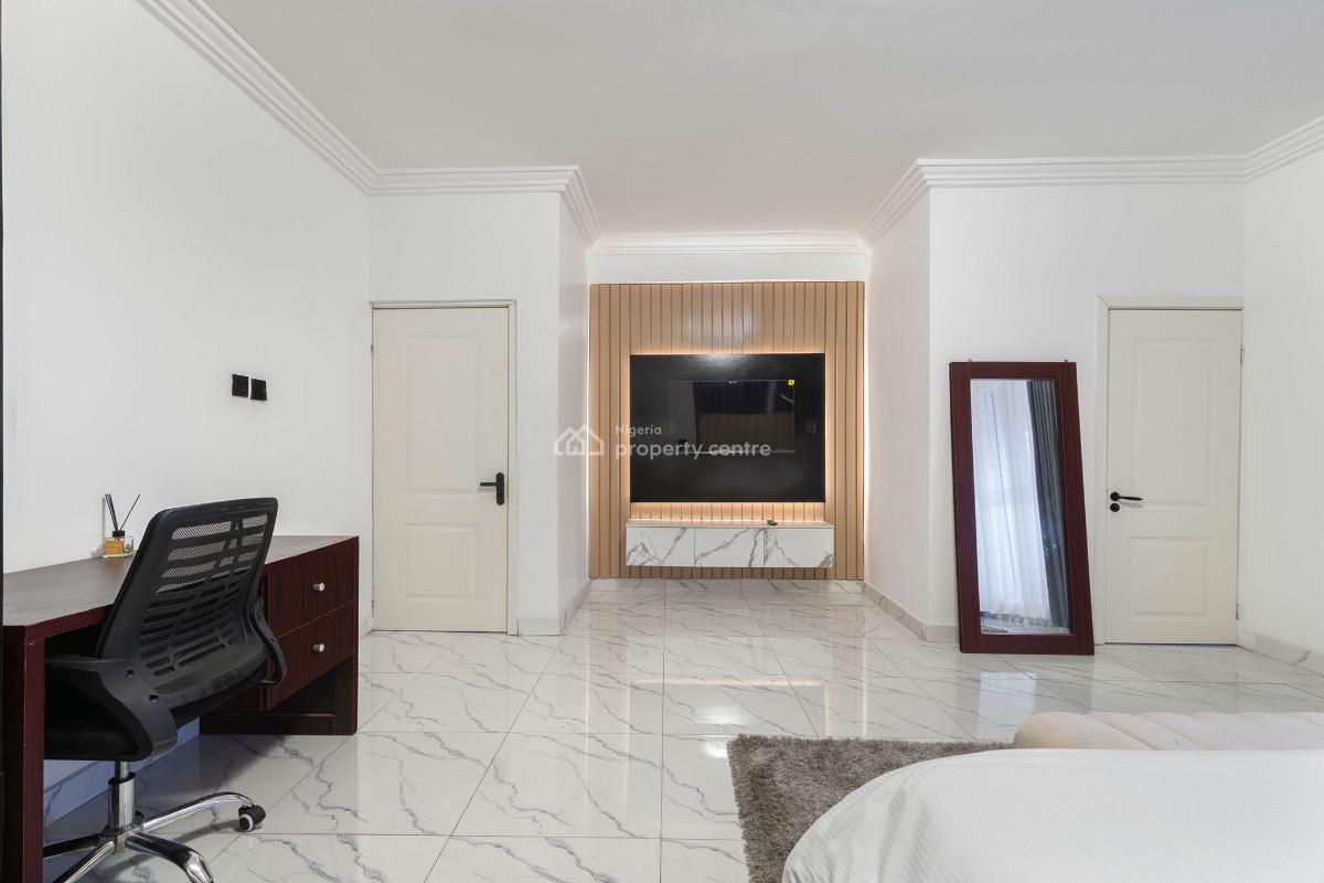 Relax with The Whole Family at This 4 Bedroom Duplex Self Compound, Lekki Phase 1, Lekki, Lagos, Flat / Apartment Short Let