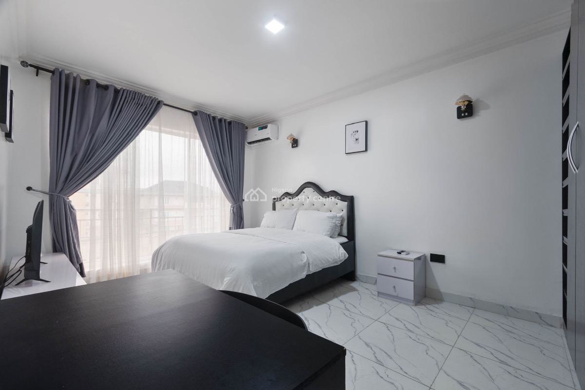 Relax with The Whole Family at This 4 Bedroom Duplex Self Compound, Lekki Phase 1, Lekki, Lagos, Flat / Apartment Short Let