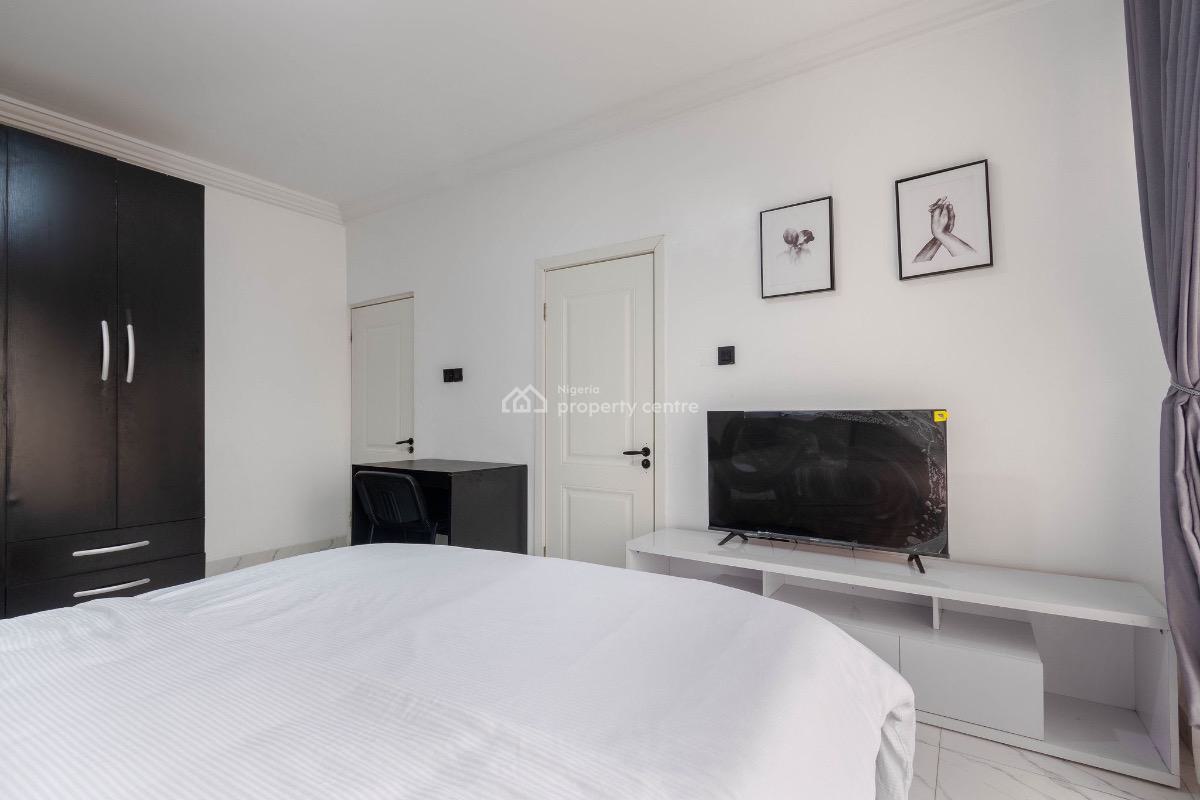 Relax with The Whole Family at This 4 Bedroom Duplex Self Compound, Lekki Phase 1, Lekki, Lagos, Flat / Apartment Short Let