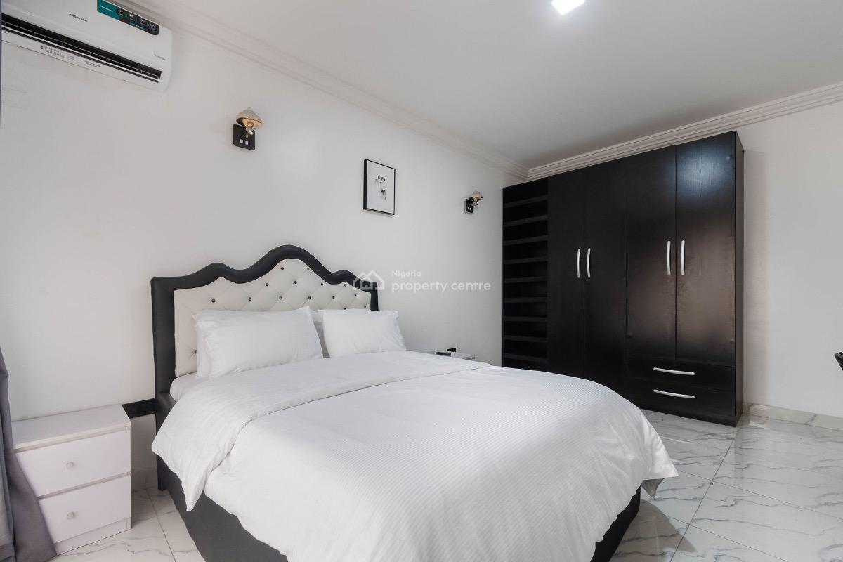 Relax with The Whole Family at This 4 Bedroom Duplex Self Compound, Lekki Phase 1, Lekki, Lagos, Flat / Apartment Short Let