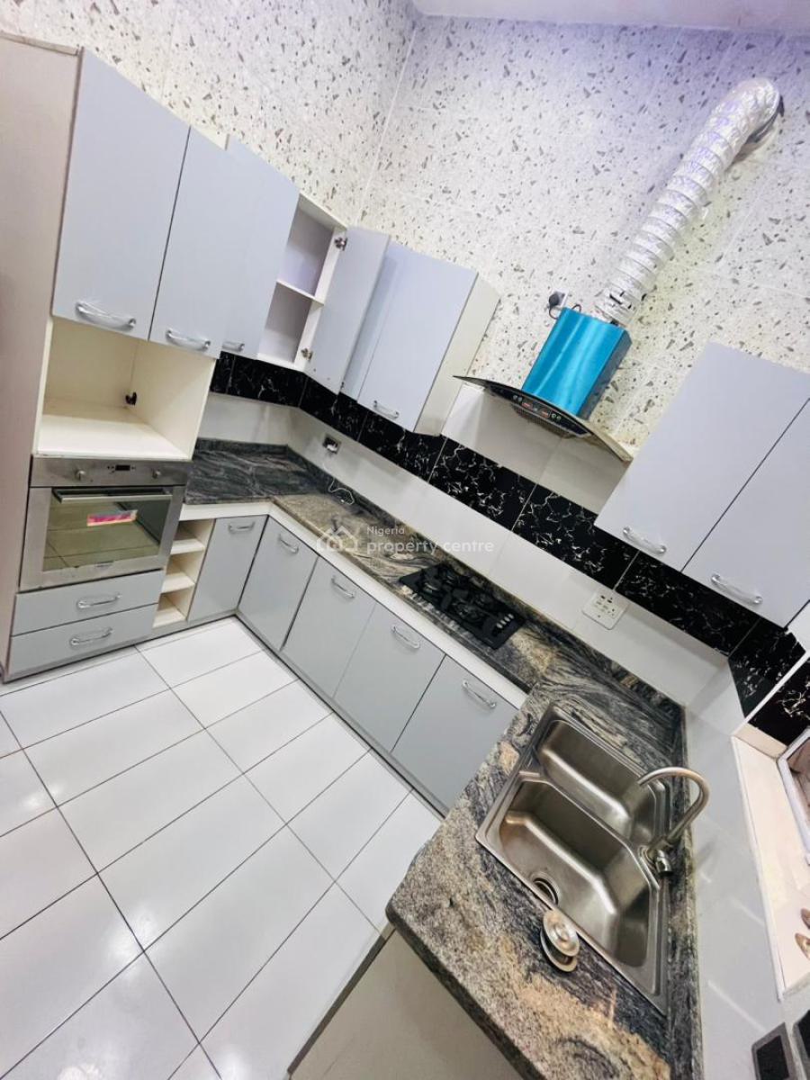 Single Room in a Shared Apartment, Lekki, Lagos, Flat / Apartment for Rent