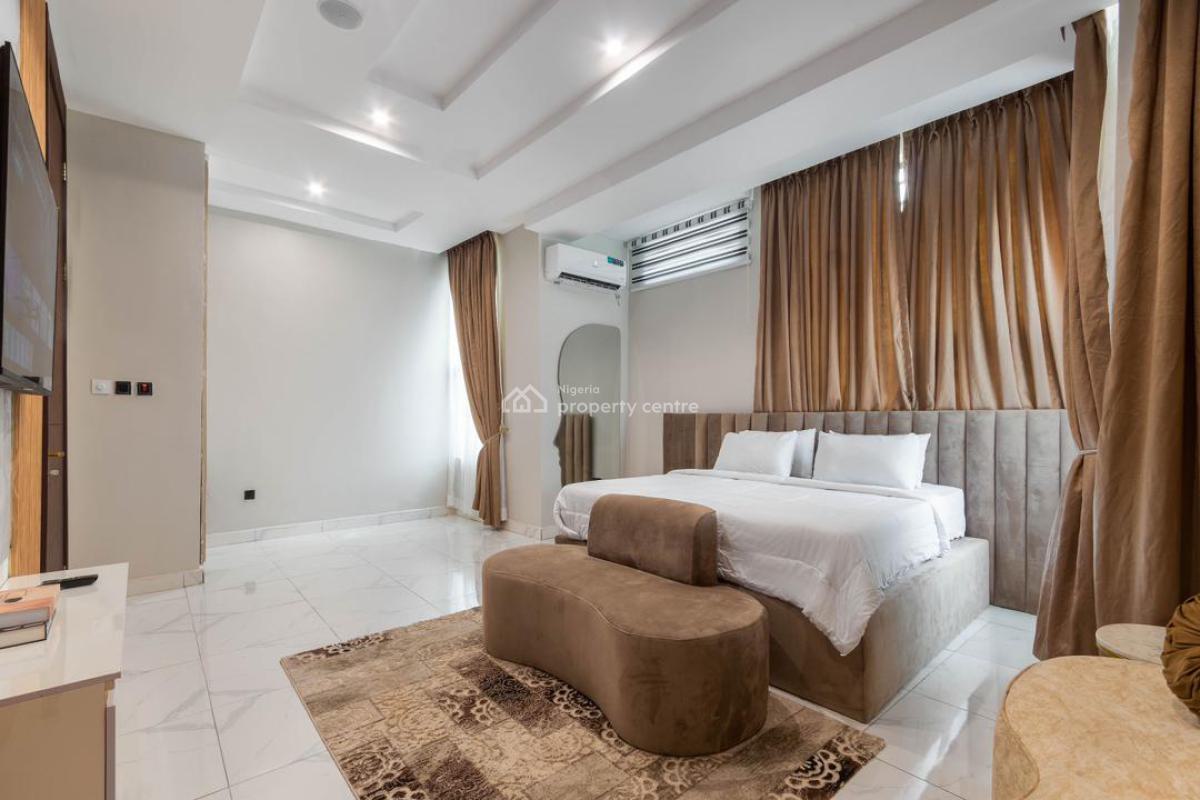 Beautiful 4 Bedroom with Private Cinema, Adeniyi Jones, Ikeja, Adeniyi Jones, Ikeja, Lagos, Flat / Apartment Short Let