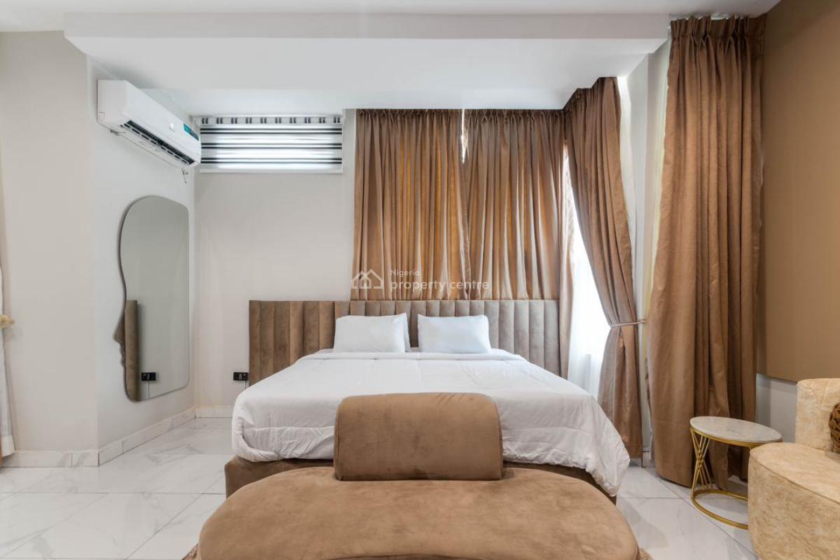Beautiful 4 Bedroom with Private Cinema, Adeniyi Jones, Ikeja, Adeniyi Jones, Ikeja, Lagos, Flat / Apartment Short Let