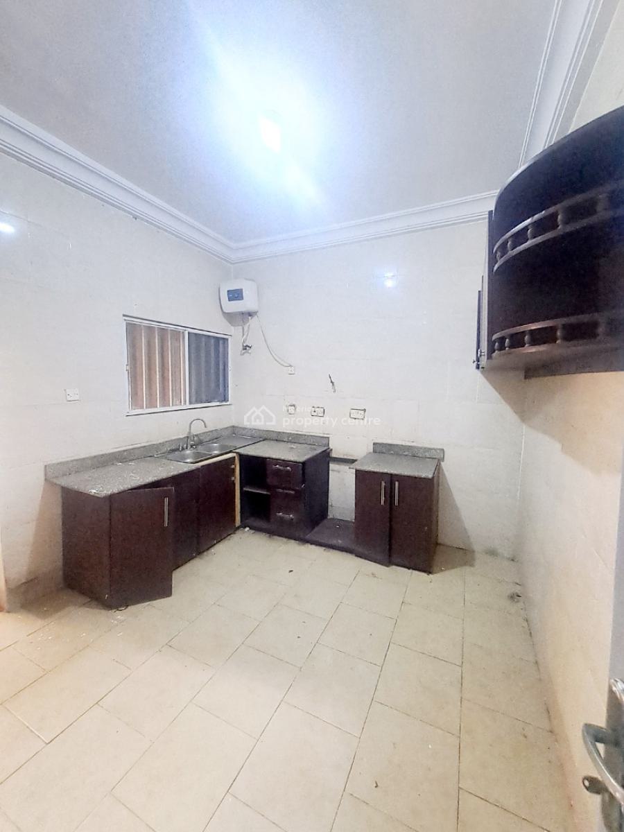 Well Built 3 Bedroom Apartment in a Gated Estate, Osapa, Lekki, Lagos, Flat / Apartment for Rent