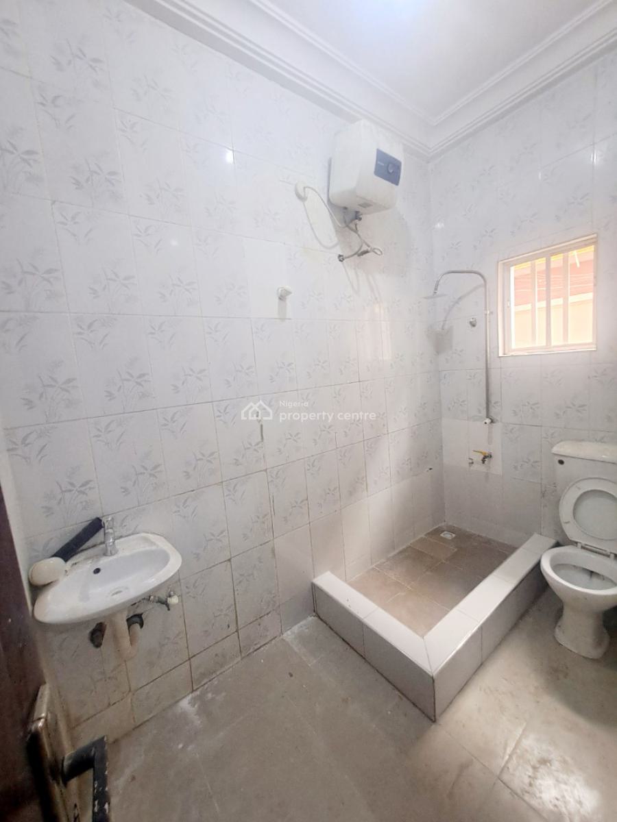 Well Built 3 Bedroom Apartment in a Gated Estate, Osapa, Lekki, Lagos, Flat / Apartment for Rent