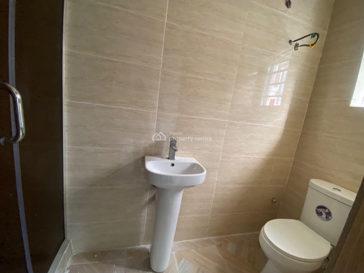 2 Bedroom Apartment, Abraham Estate Area, Lekki Phase 2, Lekki, Lagos, Flat / Apartment for Sale