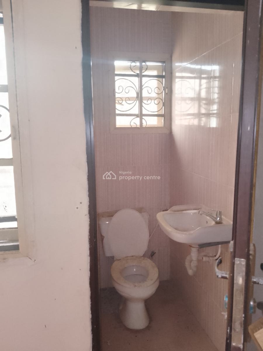 3 Bedroom Flats Ensuite with Spacious Rooms, Opposite Cedarcare Hospital, Ogombo, Ajah, Lagos, Flat / Apartment for Rent
