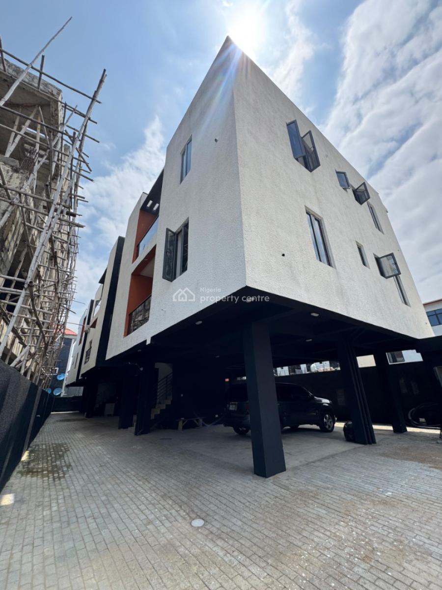 Distress Lovely 2bedrooms Apartments in a Prime Location, Ikate Elegushi, Lekki, Lagos, Block of Flats for Sale