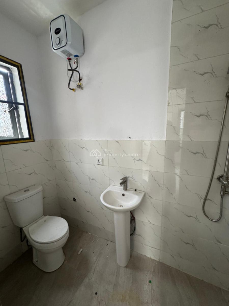 Distress Lovely 2bedrooms Apartments in a Prime Location, Ikate Elegushi, Lekki, Lagos, Block of Flats for Sale