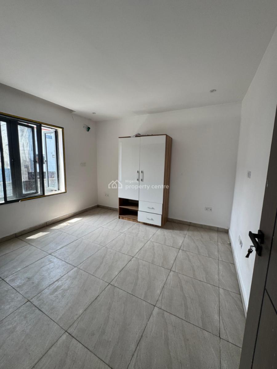 Distress Lovely 2bedrooms Apartments in a Prime Location, Ikate Elegushi, Lekki, Lagos, Block of Flats for Sale