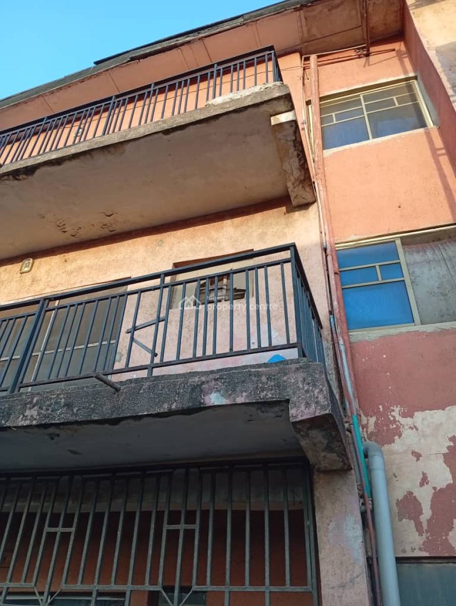 a 6nos 3bedroom Flat, Car Wash Busttop, Ijegun, Ikotun, Lagos, Block of Flats for Sale