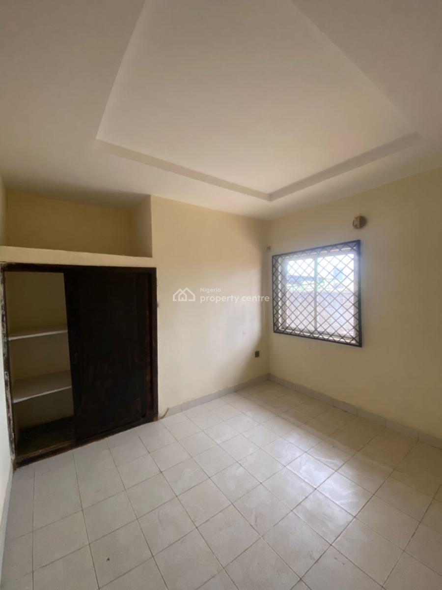Renovated 3 Bedroom Bungalow, Lugbe District, Abuja, Detached Bungalow for Rent