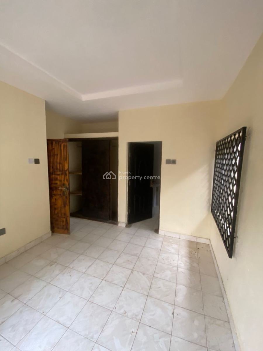Renovated 3 Bedroom Bungalow, Lugbe District, Abuja, Detached Bungalow for Rent