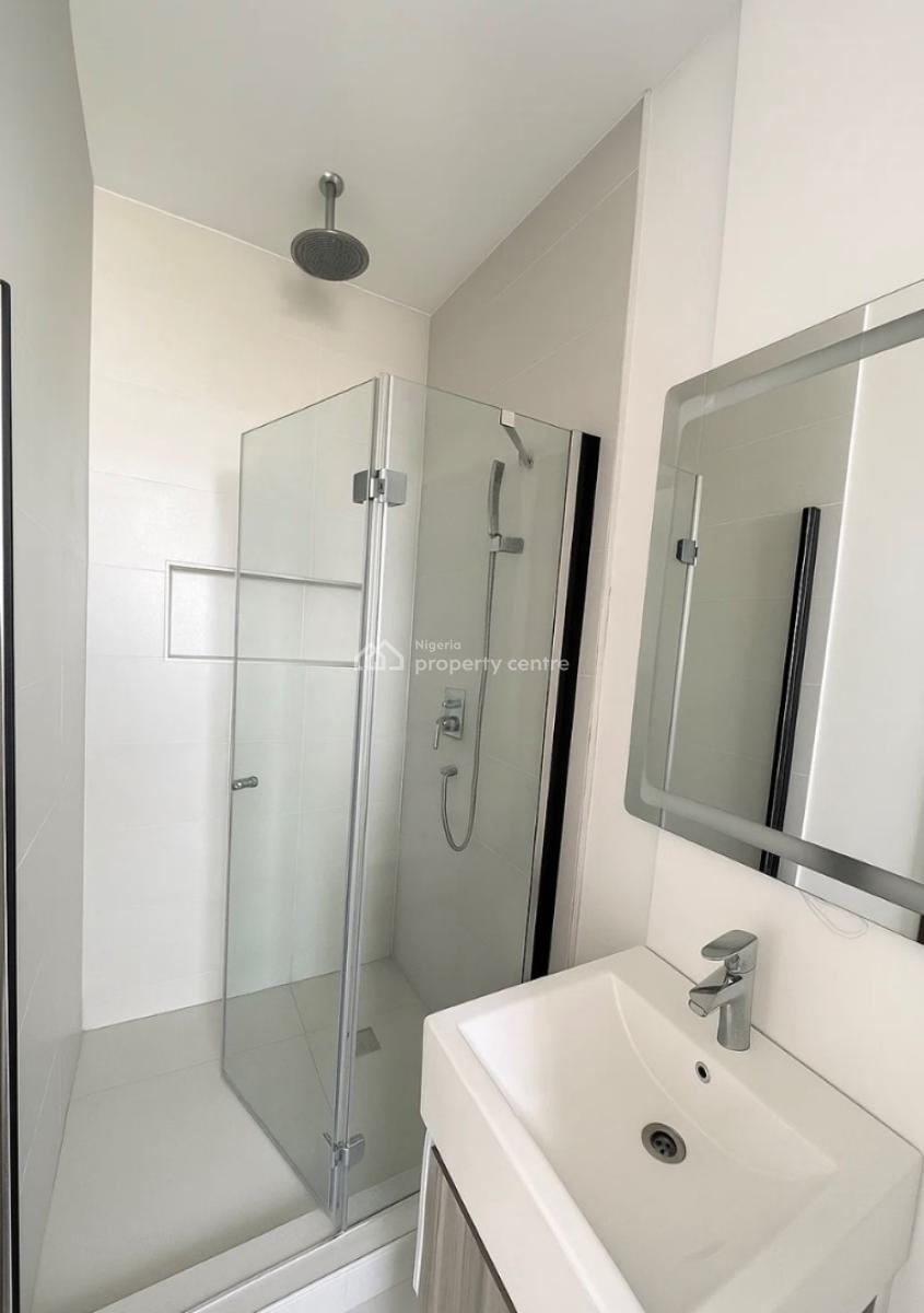 Exquisite 3 Bedroom Penthouse in a Serviced Estate, Off Freedom Way, Lekki Phase 1, Lekki, Lagos, Flat / Apartment for Rent
