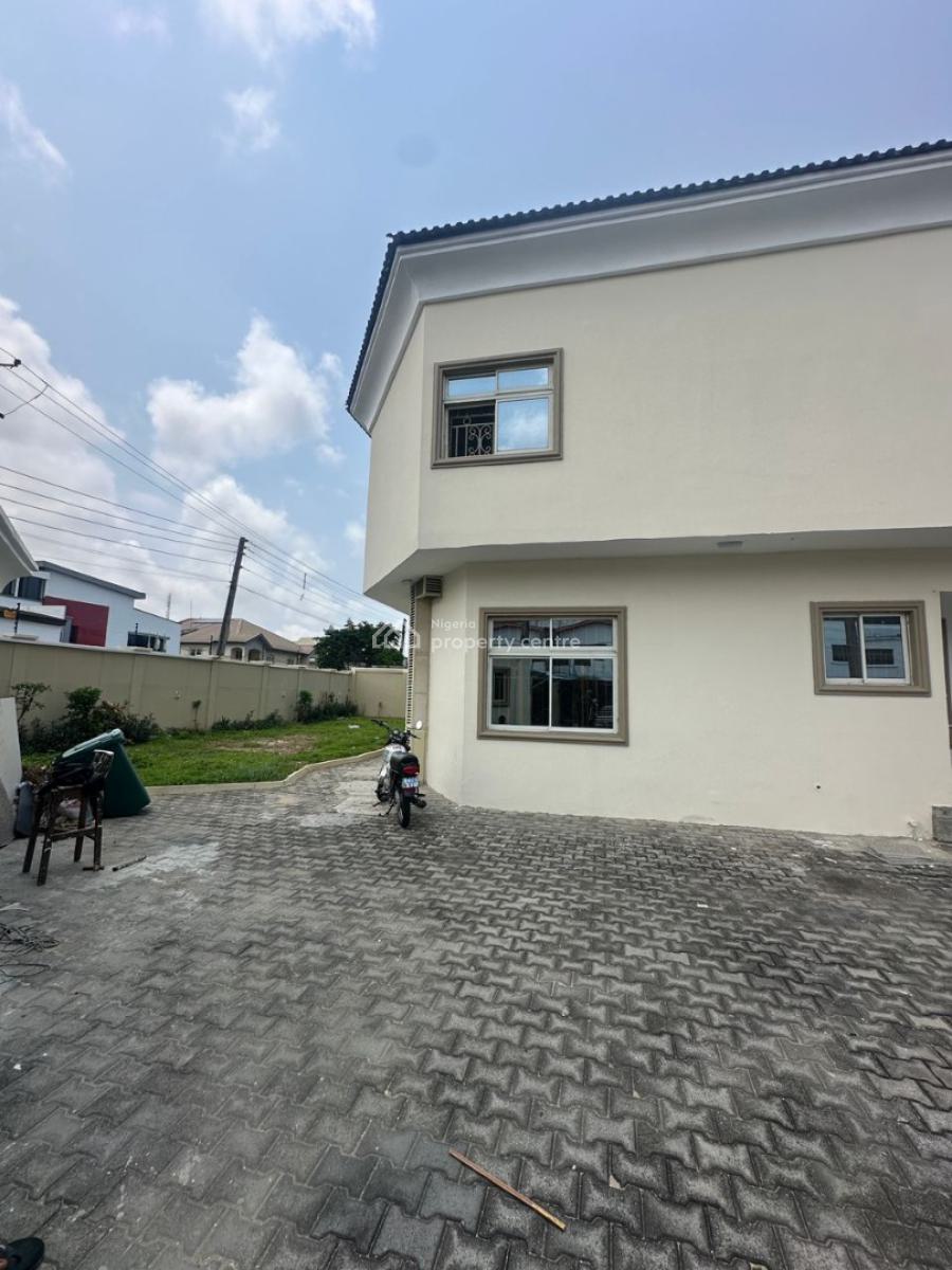 Spacious 4 Bedroom Detached House with a Spacious Compound & Bq, Lekki, Lagos, Detached Duplex for Rent