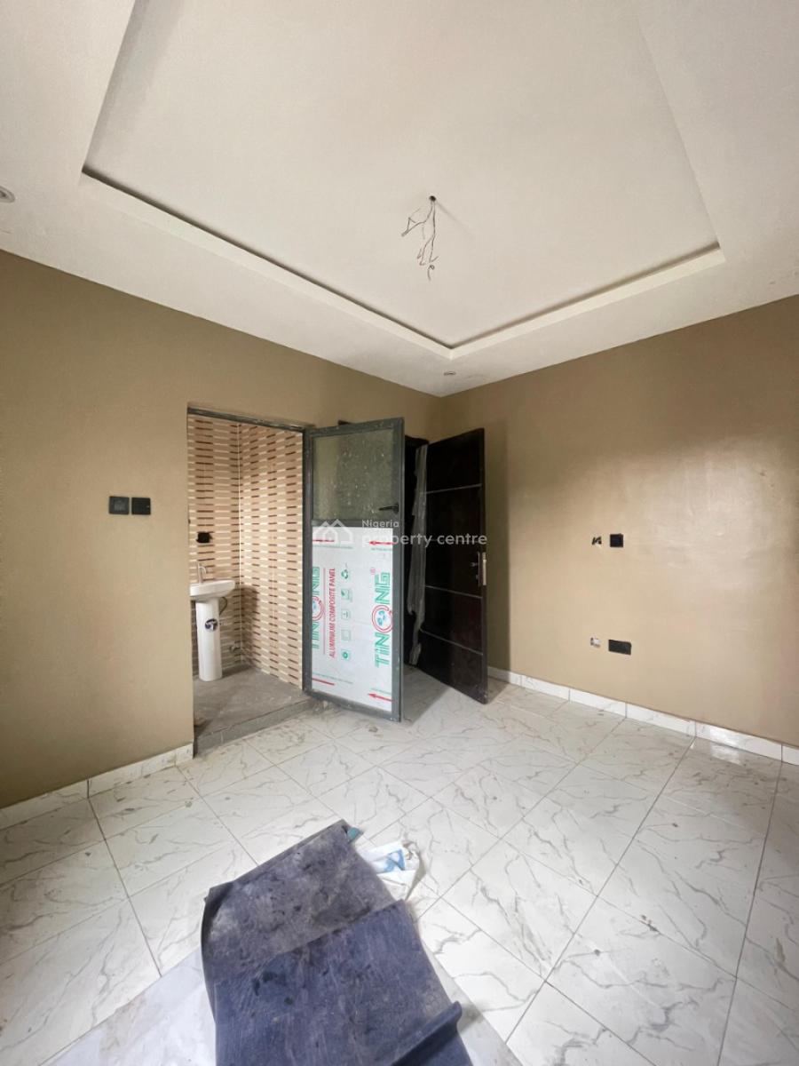 Luxurious 2 Bedroom Apartment, Surulere, Lagos, Flat / Apartment for Sale