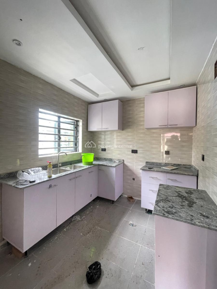 Luxurious 1 Bedroom Apartment, Surulere, Surulere, Lagos, Mini Flat (room and Parlour) for Sale