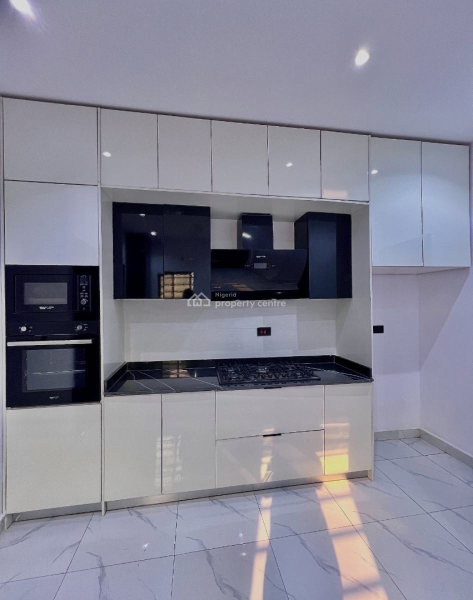 Fully Serviced 3 Bedroom Apartment with Elevator, Lekki Phase 1, Lekki, Lagos, Block of Flats for Sale