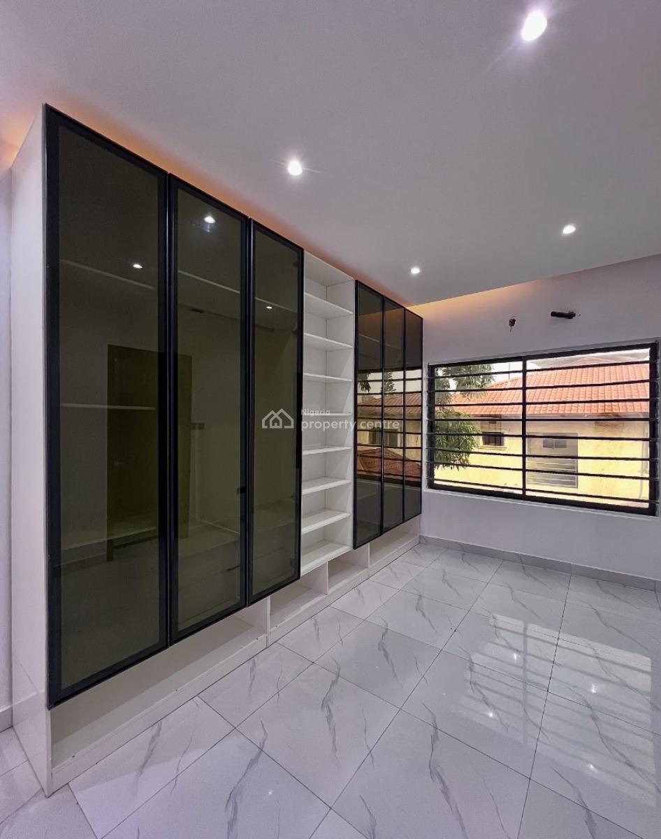 Fully Serviced 3 Bedroom Apartment with Elevator, Lekki Phase 1, Lekki, Lagos, Block of Flats for Sale