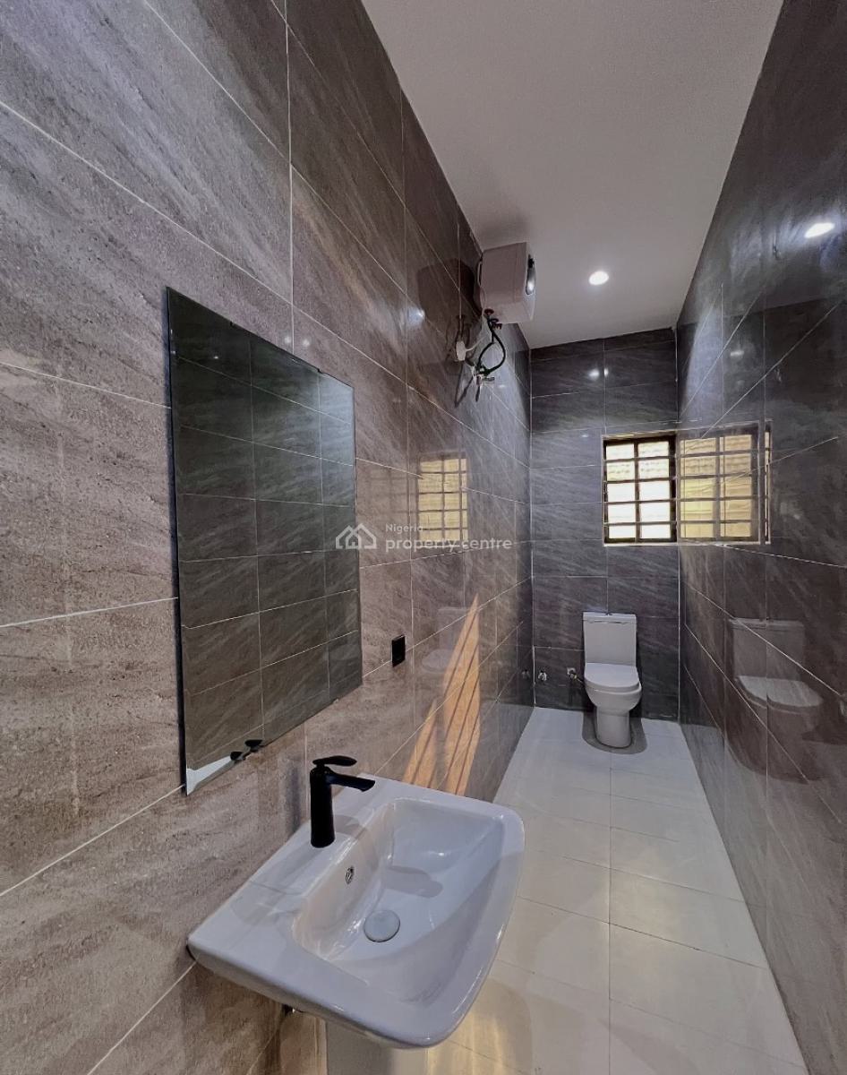 Fully Serviced 3 Bedroom Apartment with Elevator, Lekki Phase 1, Lekki, Lagos, Block of Flats for Sale