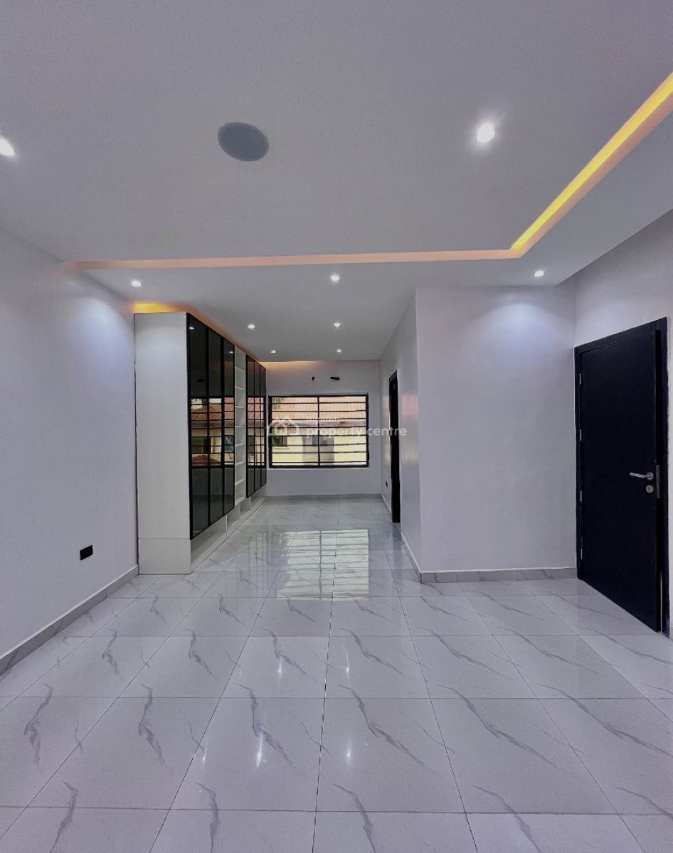 Fully Serviced 3 Bedroom Apartment with Elevator, Lekki Phase 1, Lekki, Lagos, Block of Flats for Sale