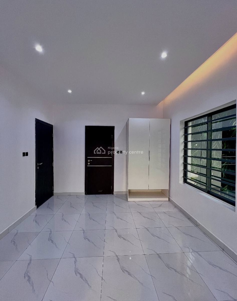 Fully Serviced 3 Bedroom Apartment with Elevator, Lekki Phase 1, Lekki, Lagos, Block of Flats for Sale