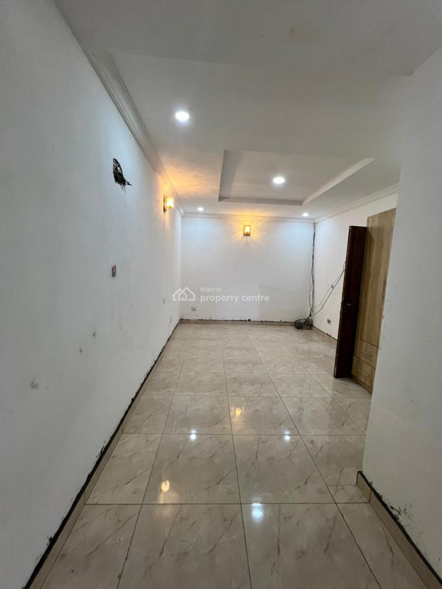 Spacious 3 Bedroom Fully Serviced Upstairs with Pool, Ikate, Lekki, Lagos, Flat / Apartment for Rent