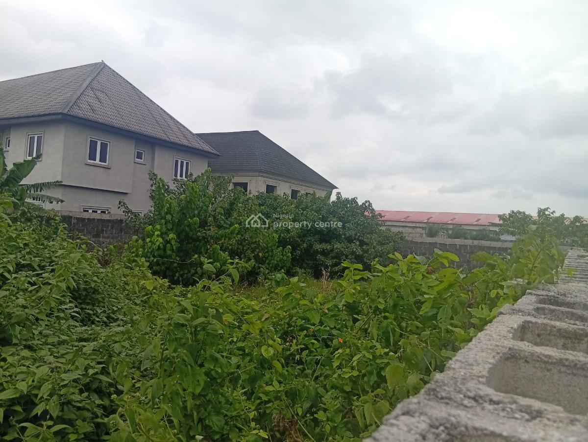 a Plot Distress, Elemoro, Bogije, Ibeju Lekki, Lagos, Mixed-use Land for Sale