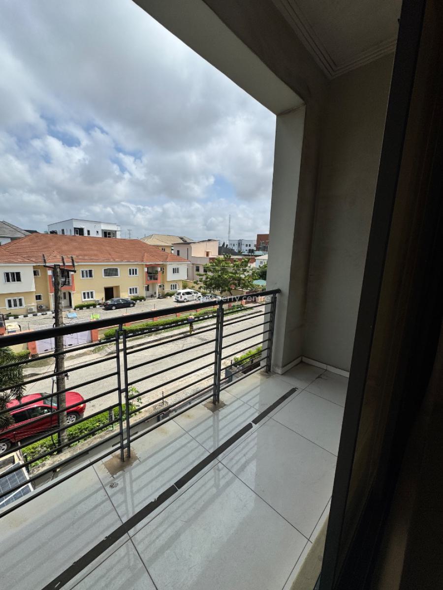 Neat 2 Bedroom Apartment, Lekki Phase 1, Lekki, Lagos, Flat / Apartment for Rent