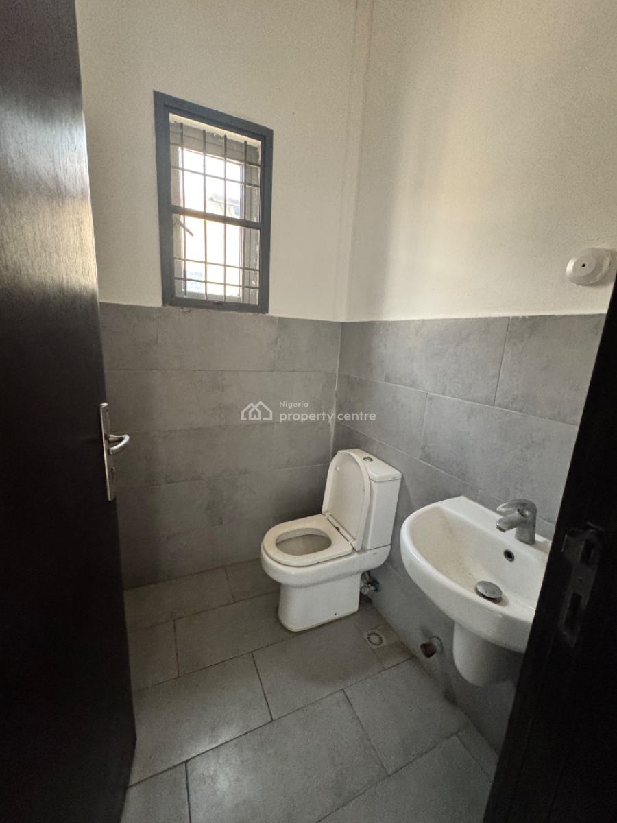 Neat 2 Bedroom Apartment, Lekki Phase 1, Lekki, Lagos, Flat / Apartment for Rent