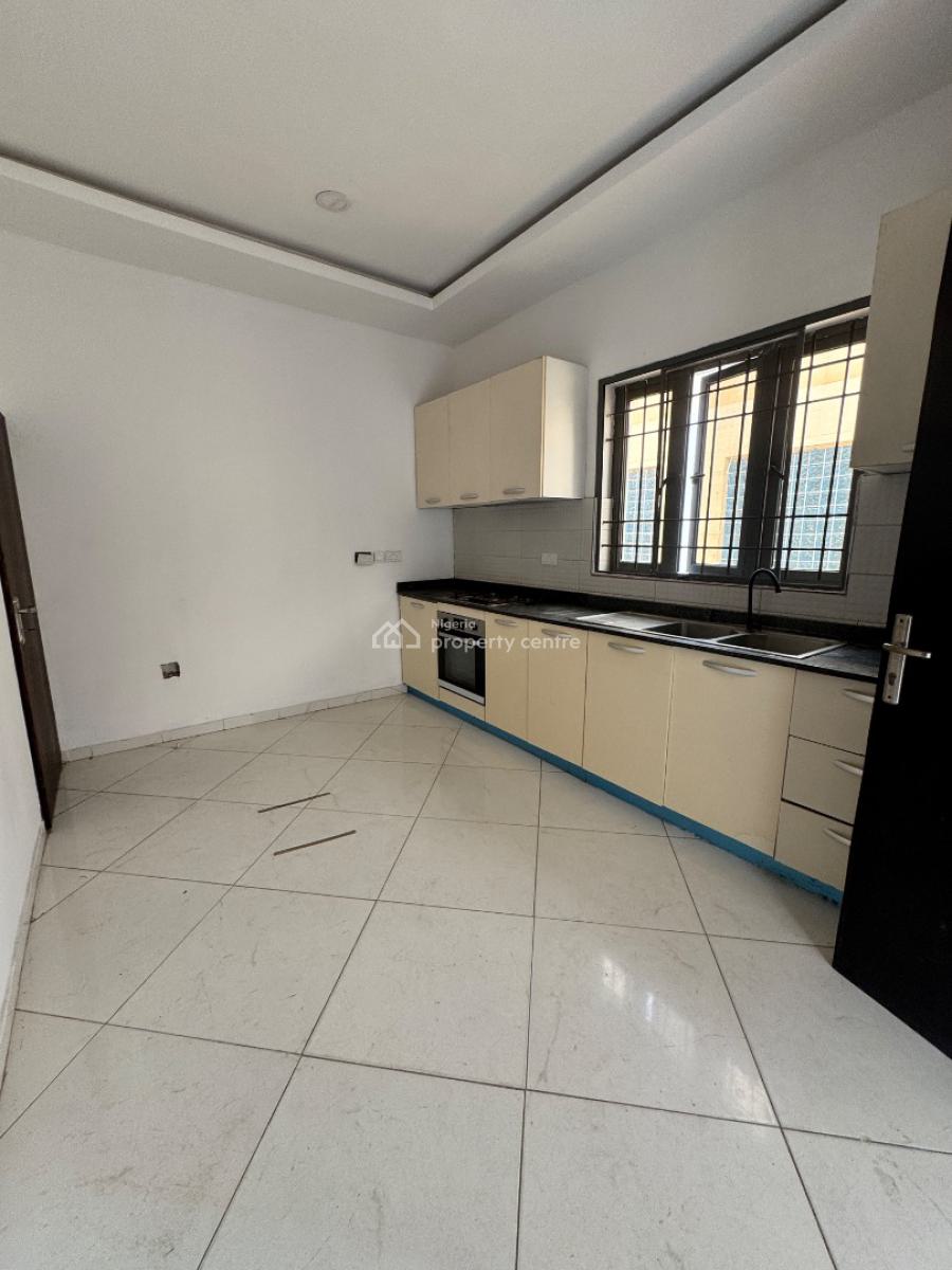 Neat 2 Bedroom Apartment, Lekki Phase 1, Lekki, Lagos, Flat / Apartment for Rent