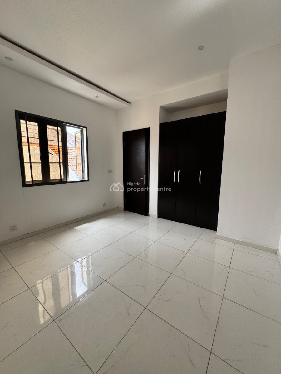 Neat 2 Bedroom Apartment, Lekki Phase 1, Lekki, Lagos, Flat / Apartment for Rent