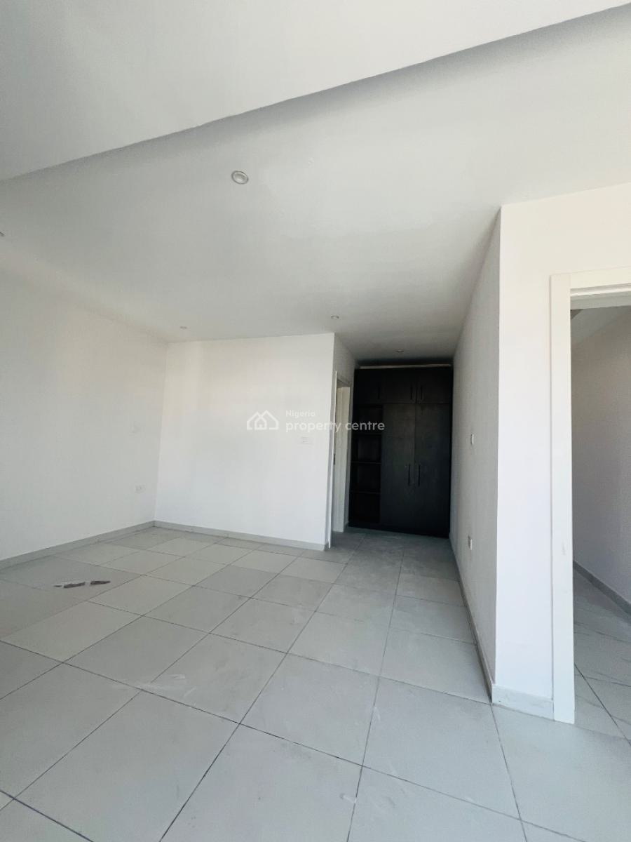 3 Bedroom Apartment, Fully Serviced with a Bq and a Rooftop Pool, Lekki Phase1, Lekki Phase 1, Lekki, Lagos, Flat / Apartment for Rent