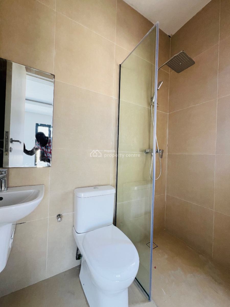 3 Bedroom Apartment, Fully Serviced with a Bq and a Rooftop Pool, Lekki Phase1, Lekki Phase 1, Lekki, Lagos, Flat / Apartment for Rent