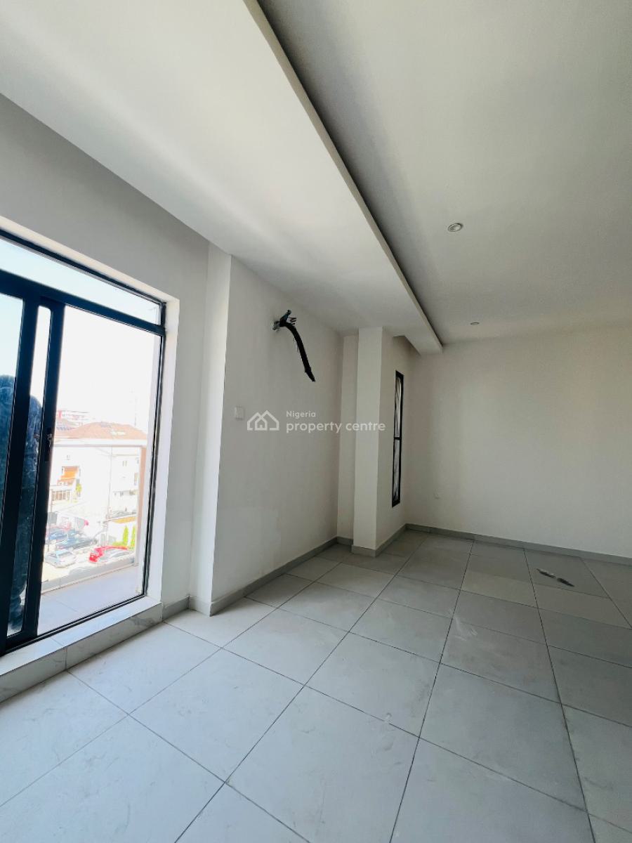 3 Bedroom Apartment, Fully Serviced with a Bq and a Rooftop Pool, Lekki Phase1, Lekki Phase 1, Lekki, Lagos, Flat / Apartment for Rent