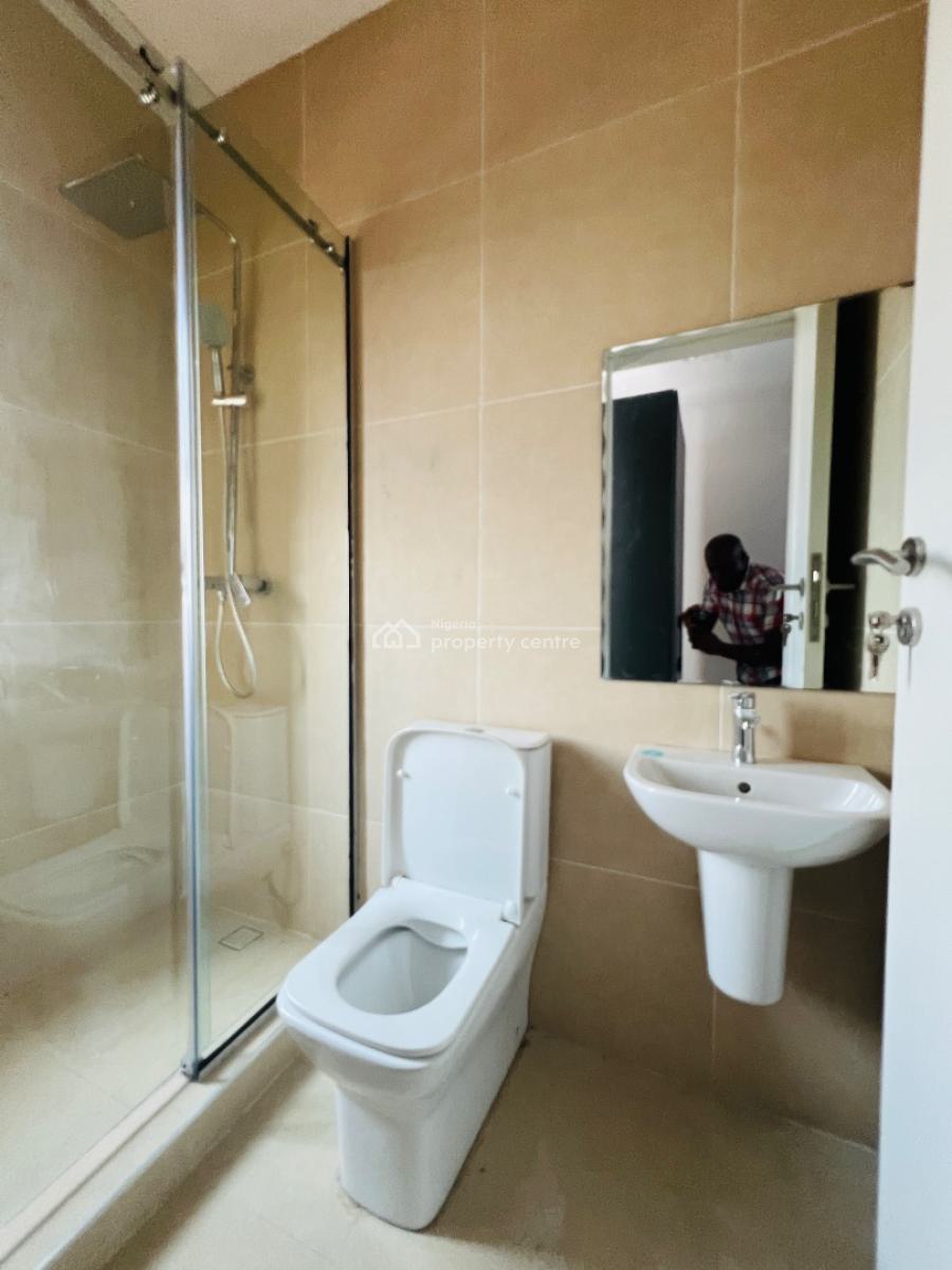 3 Bedroom Apartment, Fully Serviced with a Bq and a Rooftop Pool, Lekki Phase1, Lekki Phase 1, Lekki, Lagos, Flat / Apartment for Rent