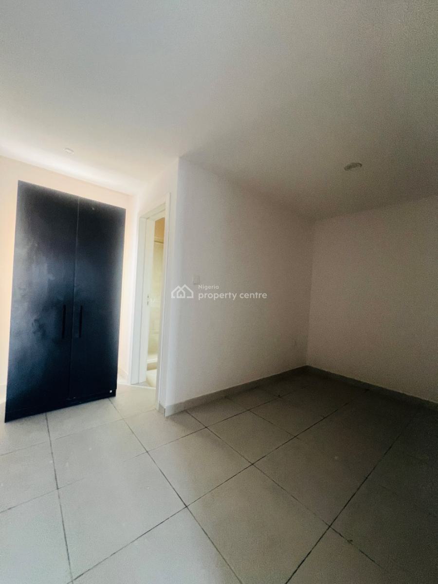 3 Bedroom Apartment, Fully Serviced with a Bq and a Rooftop Pool, Lekki Phase1, Lekki Phase 1, Lekki, Lagos, Flat / Apartment for Rent