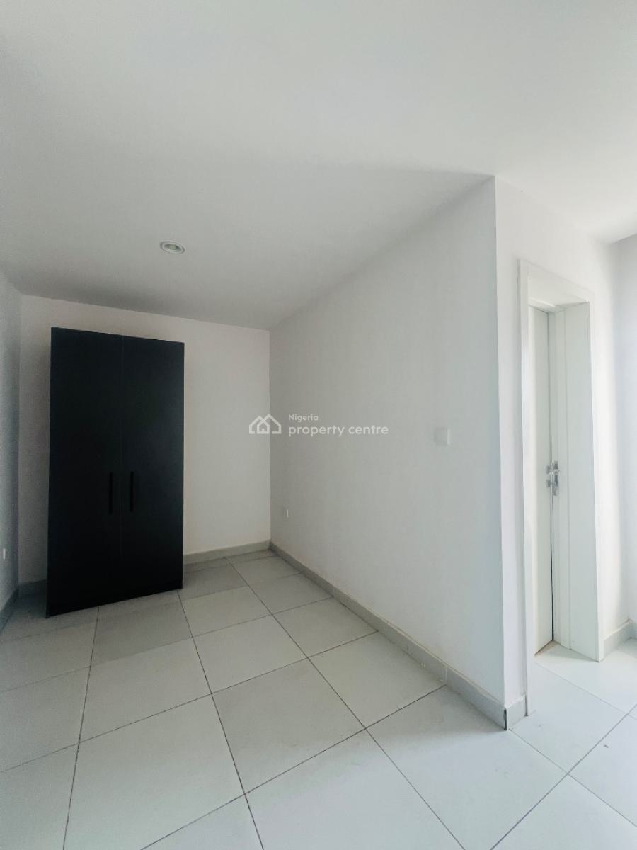 3 Bedroom Apartment Fully Serviced, with Bq and a Rooftop Pool, Lekki Phase 1, Lekki, Lagos, Flat / Apartment for Rent