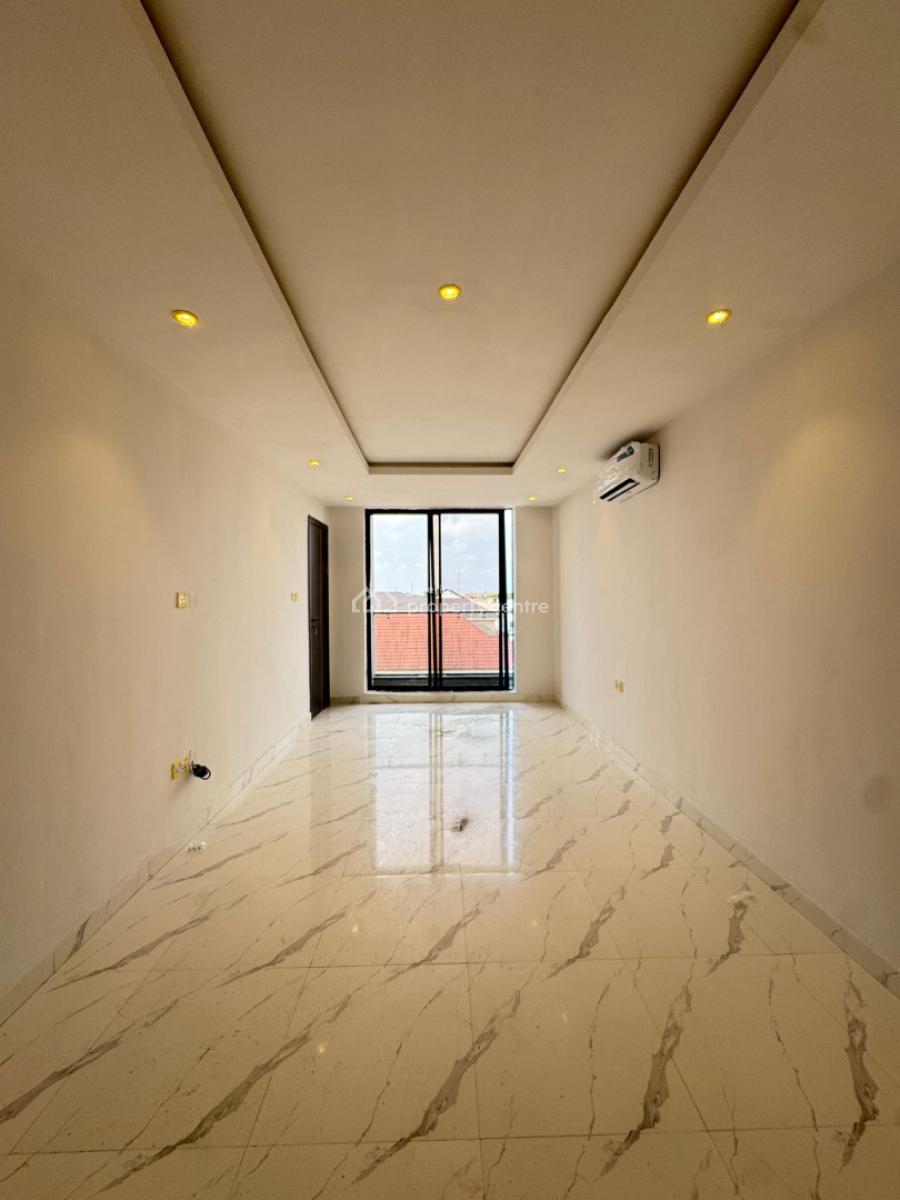 Spacious 2 Bedroom Apartment, Lekki Phase 1, Lekki, Lagos, Flat / Apartment for Sale