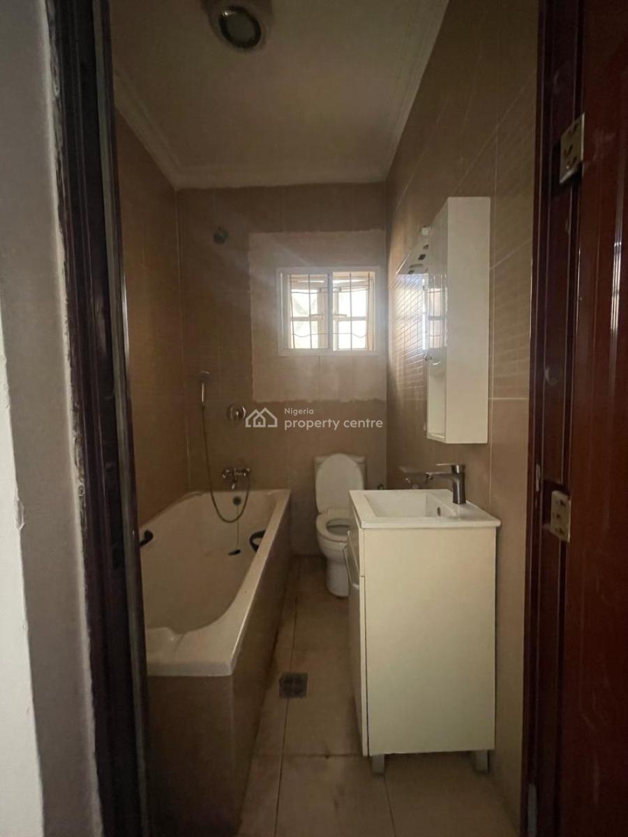 5 Bedroom Semi Detached House in Lekki Phase 1, Lekki Phase 1, Lekki, Lagos, Commercial Property for Rent