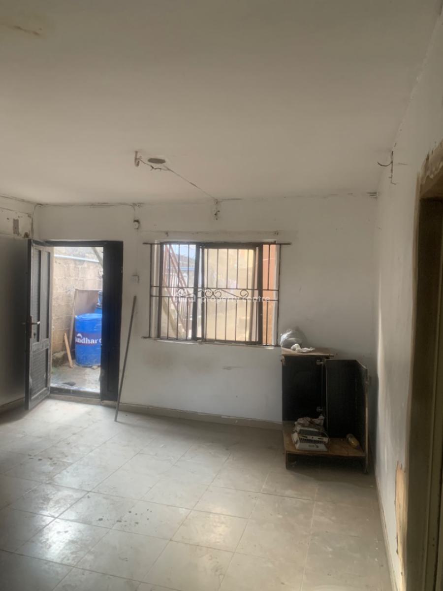 Luxury 2 Bedrooms Flat, Gra Phase 1, Magodo, Lagos, Flat / Apartment for Rent