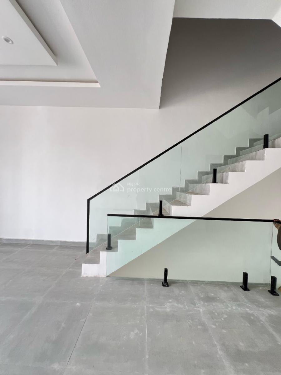 Eye-catching Queenslander, Ikate, Lekki, Lagos, Terraced Duplex for Sale