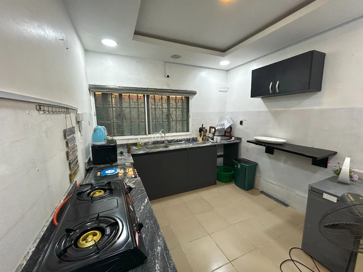 Prime Residence Studio Apt, 119 Oyadiran Estate, Yaba, Lagos, Flat / Apartment Short Let