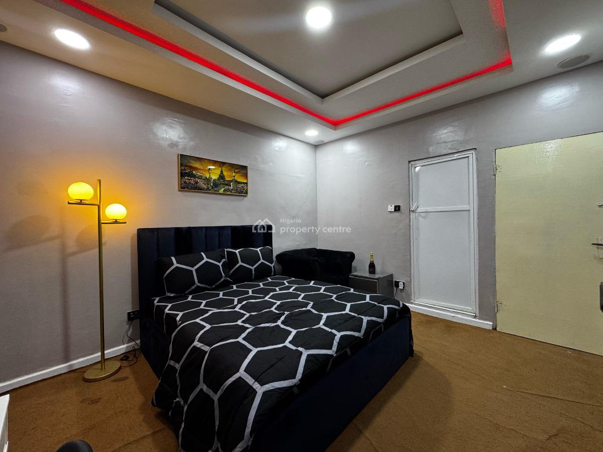 Prime Residence Studio Apt, 119 Oyadiran Estate, Yaba, Lagos, Flat / Apartment Short Let