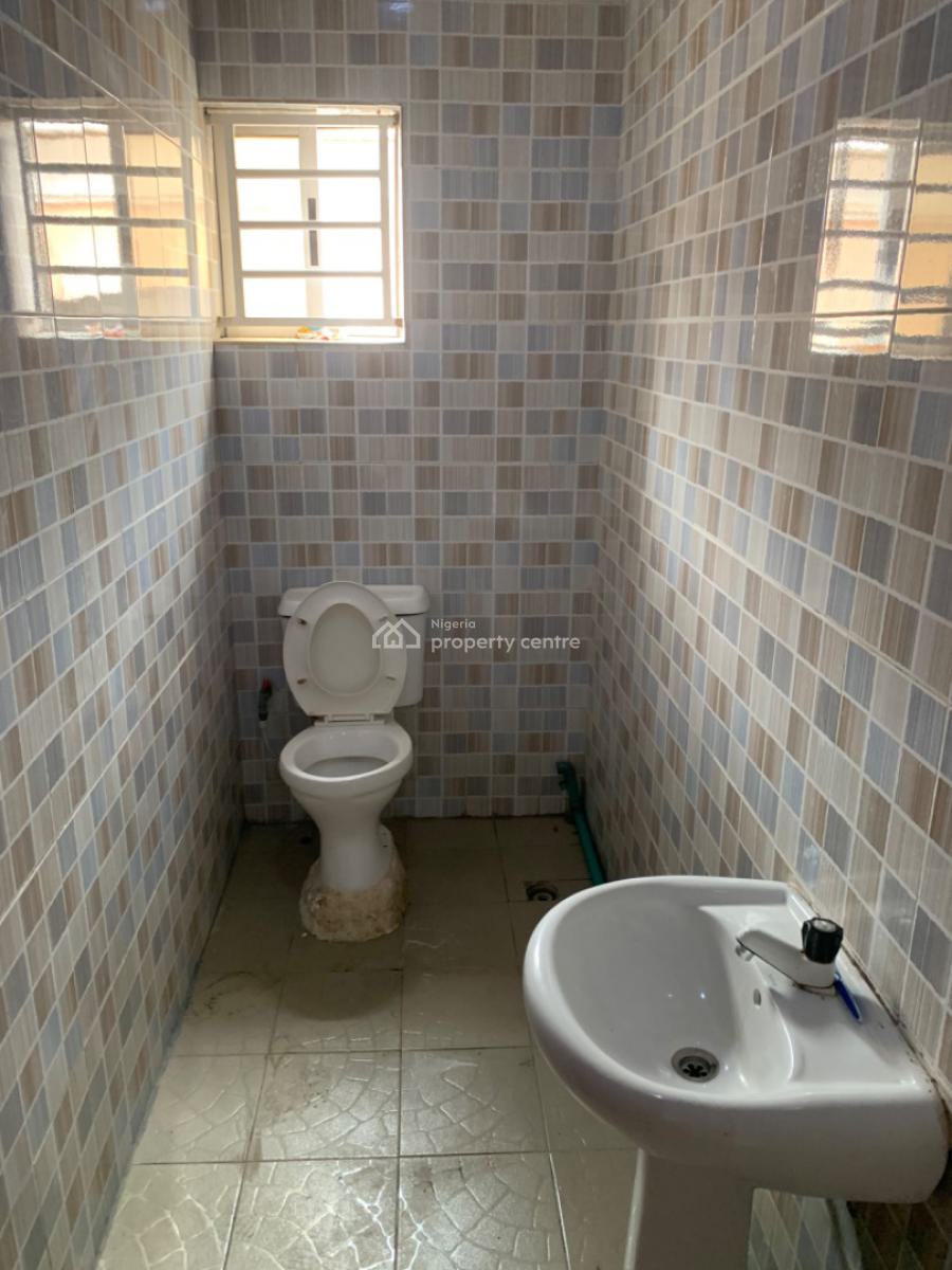 Luxury 3 Bedroom Flat, Gra Phase 1, Magodo, Lagos, Flat / Apartment for Rent