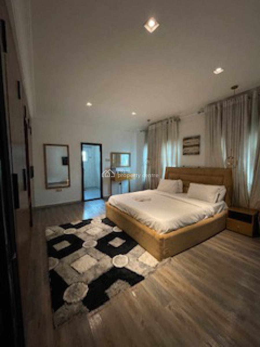 Luxury 3 Bedroom Flat with Excellent Finishing and a Bq, Lekki Phase 1, Lekki, Lagos, Block of Flats for Sale
