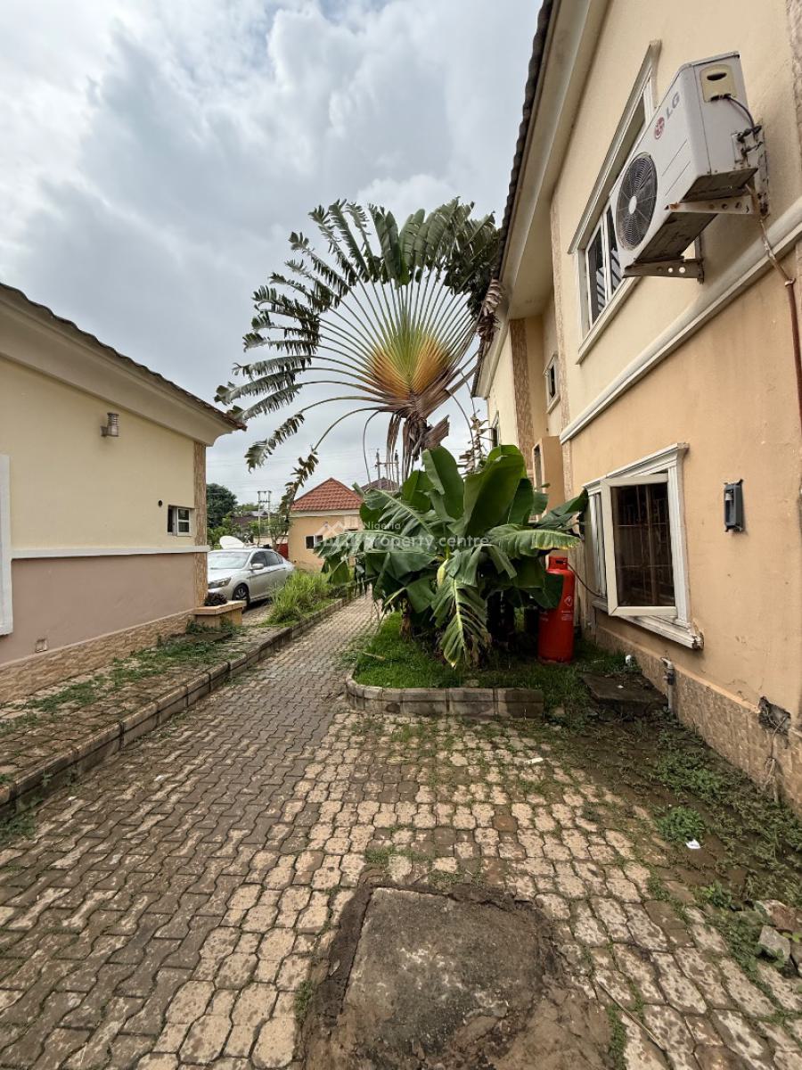 Strategically Located 5 Bedroom Detached Duplex on 1650sqm Land, 1st Avenue, Gwarinpa, Abuja, Detached Duplex for Sale