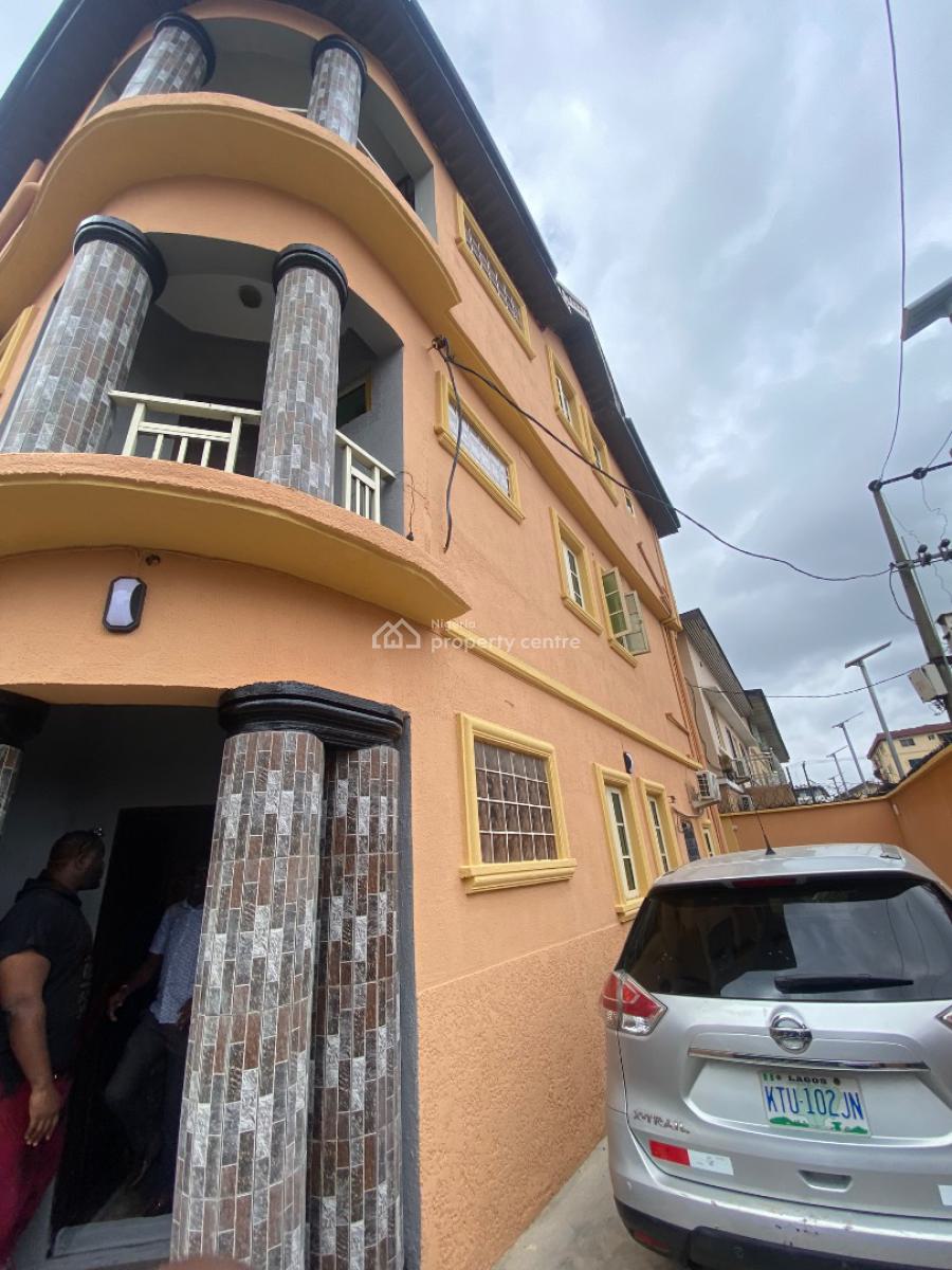 Tastefully Finished 2 Bedroom Apartment Upstairs Wit Modern Facilities, Off Ishola Randle Avenue, Surulere, Lagos, House for Rent