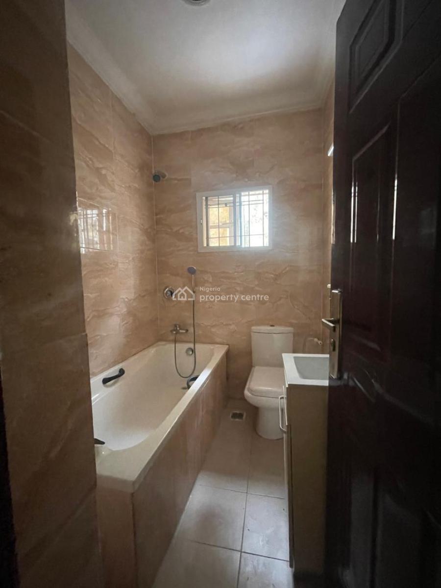 5 Bedroom Semi Detached House, Lekki Phase 1, Lekki, Lagos, Commercial Property for Rent